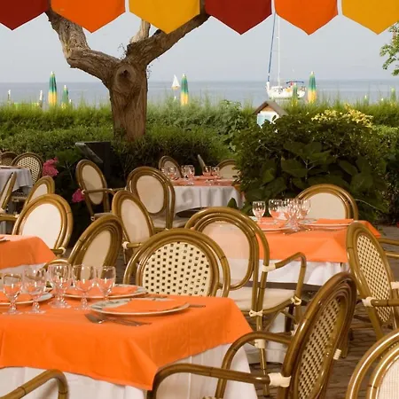 Le Acacie Üdülőközpont 4*