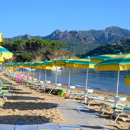 Üdülőközpont Le Acacie 4*